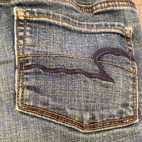 American Eagle Super Stretch Denim Shorts Size 2 - Picture 9 of 12